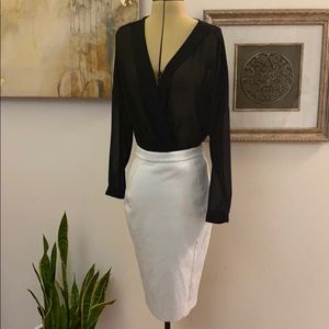 Like new, SZ 2, RW&CO soft blue pencil skirt